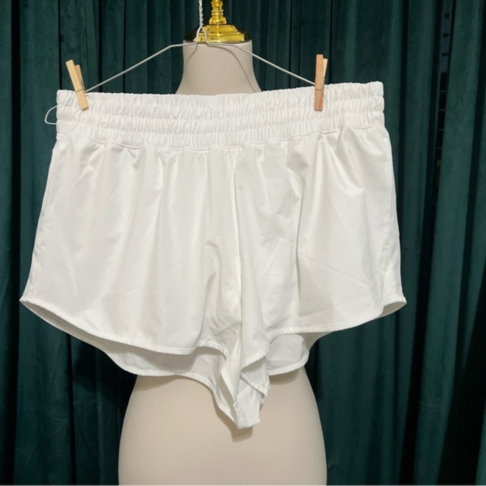 Elegant White Athletic Shorts for Women